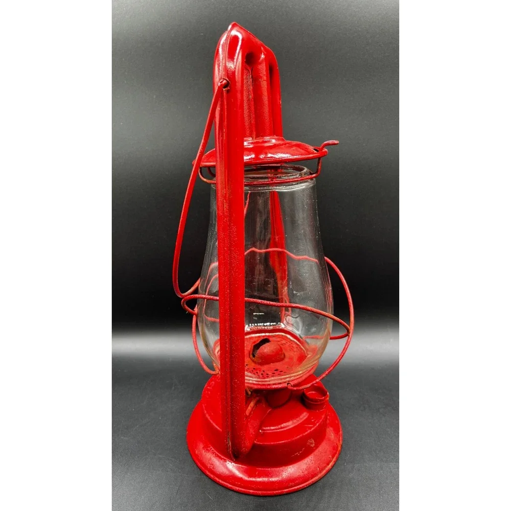 Vtg Regal Red Kerosene Lantern Tubular Oil Hurricane Lamp Glass Globe 13.5
